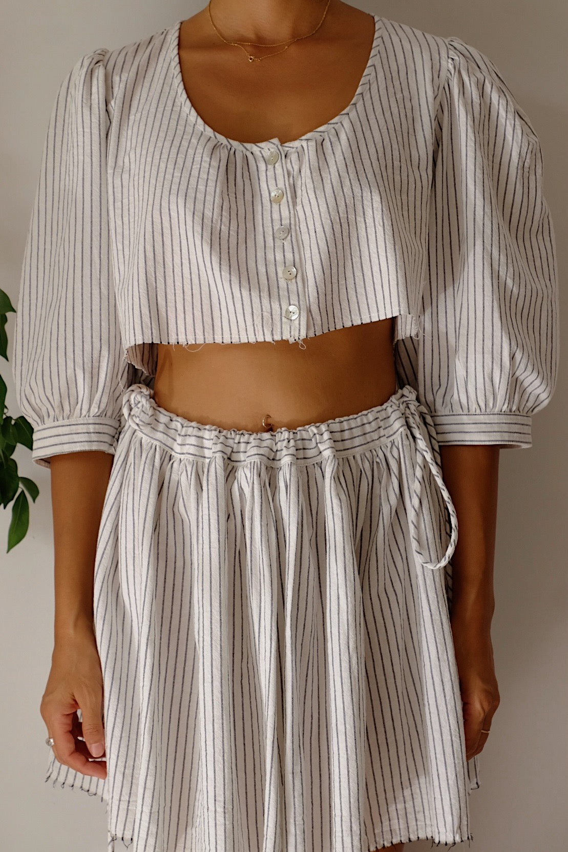 cotton stripe puff sleeve crop top with shell buttons